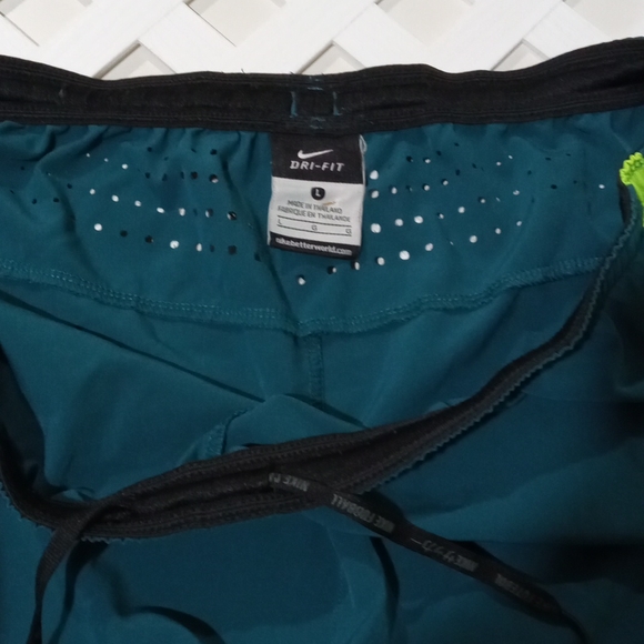 Nike Dri-Fit Shorts - Picture 5 of 7